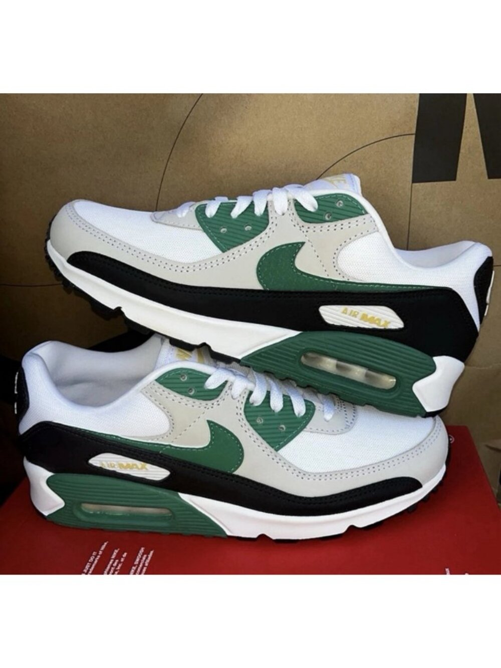 NEW Air Max 90 Men's Size 8.5 White/Malachite Green Black FB9658-102